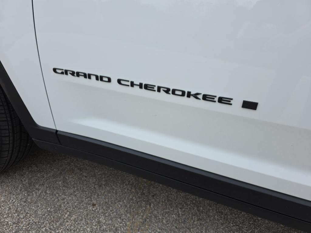new 2025 Jeep Grand Cherokee L car, priced at $45,902