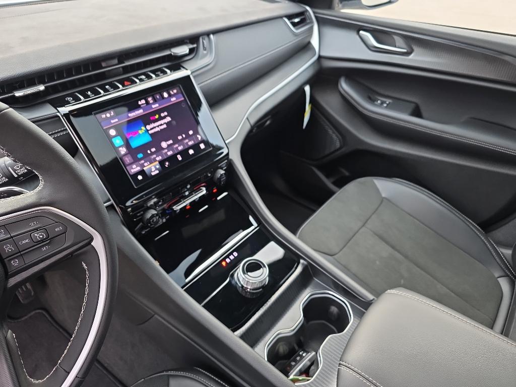 new 2025 Jeep Grand Cherokee L car, priced at $45,902