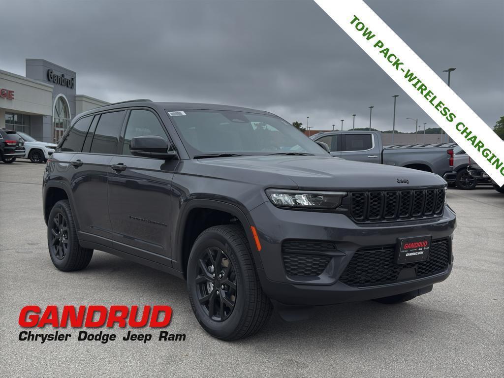 new 2025 Jeep Grand Cherokee car, priced at $45,978