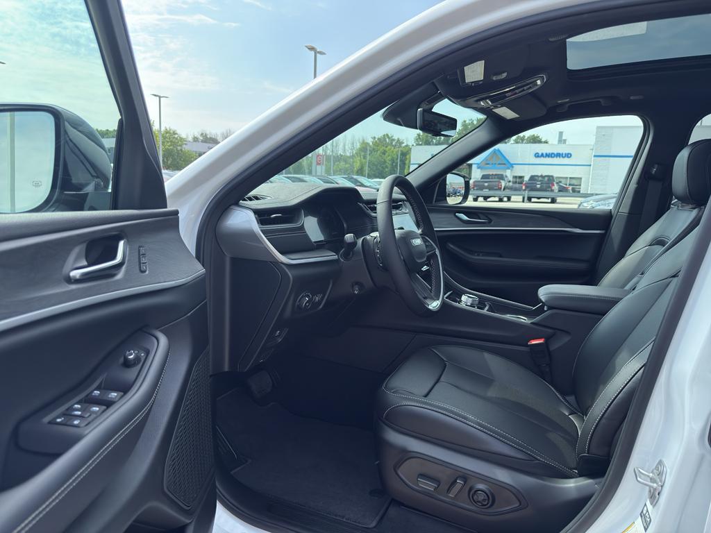 new 2025 Jeep Grand Cherokee L car, priced at $53,499