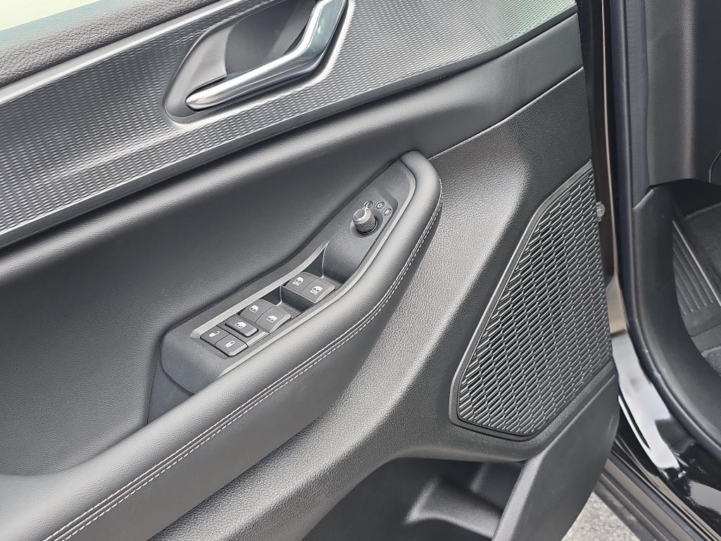 new 2025 Jeep Grand Cherokee L car, priced at $48,063