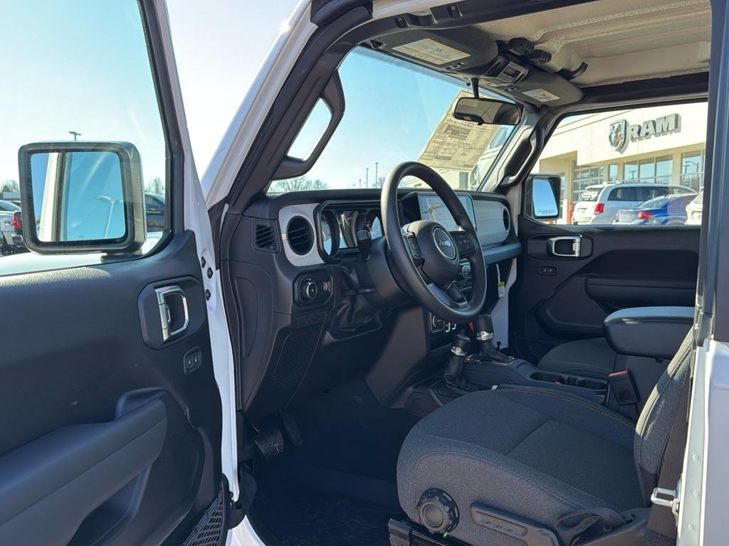 new 2025 Jeep Wrangler car, priced at $38,107