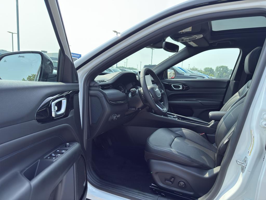 new 2025 Jeep Compass car, priced at $38,811
