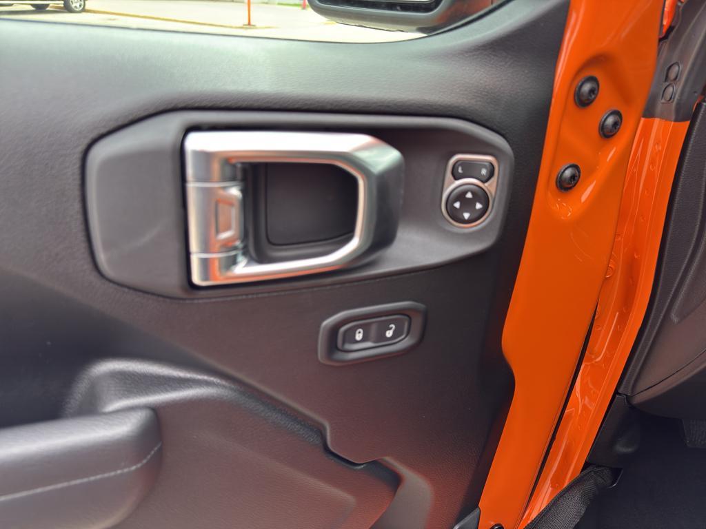 new 2025 Jeep Wrangler car, priced at $48,775
