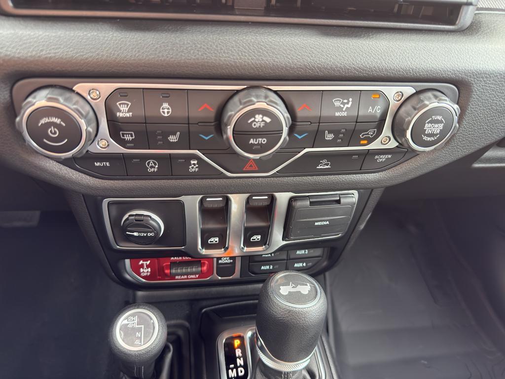 new 2025 Jeep Wrangler car, priced at $48,775