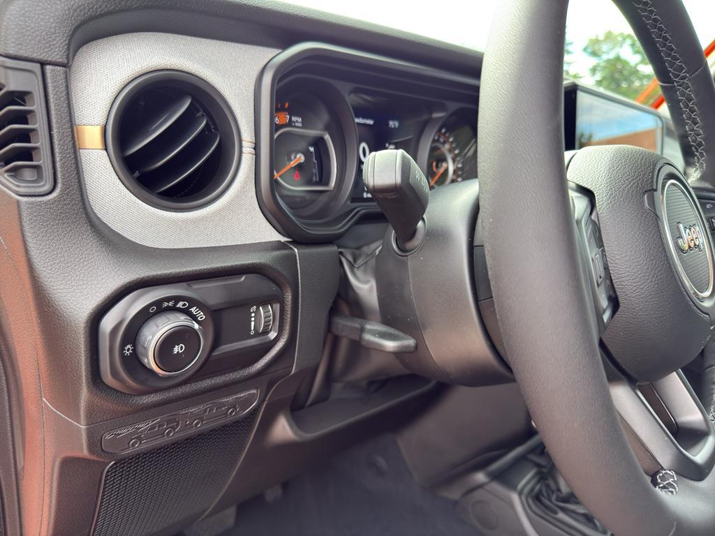 new 2025 Jeep Wrangler car, priced at $48,775