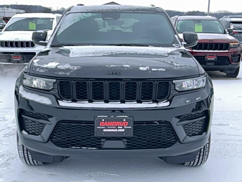 new 2025 Jeep Grand Cherokee car, priced at $45,279