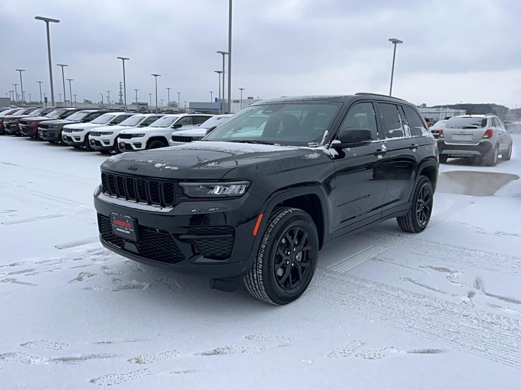 new 2025 Jeep Grand Cherokee car, priced at $45,279