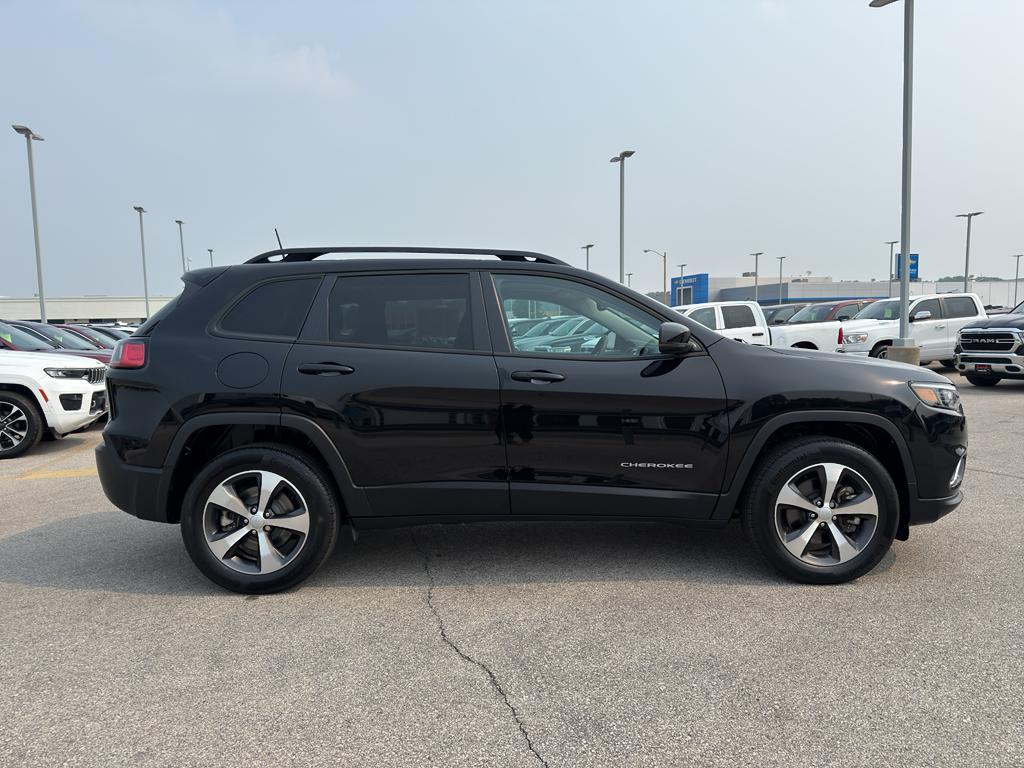 used 2022 Jeep Cherokee car, priced at $27,295