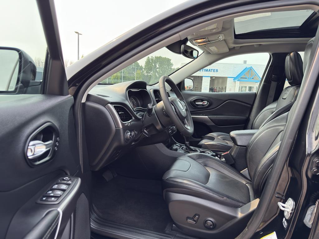 used 2022 Jeep Cherokee car, priced at $27,295