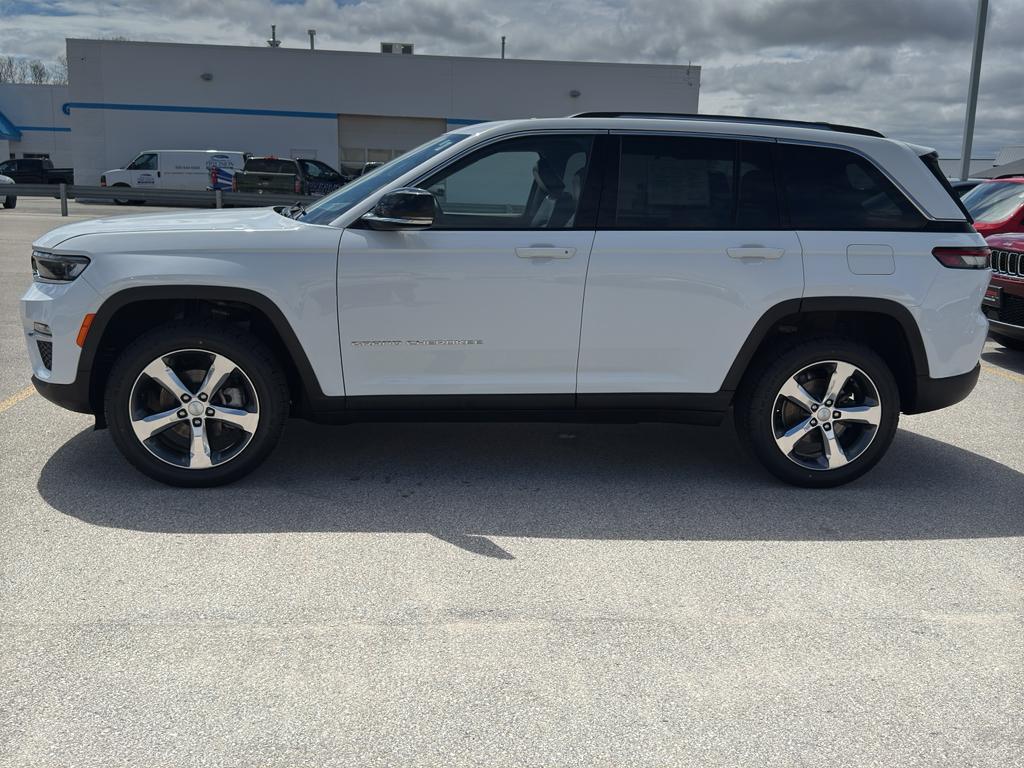 used 2022 Jeep Grand Cherokee car, priced at $31,495