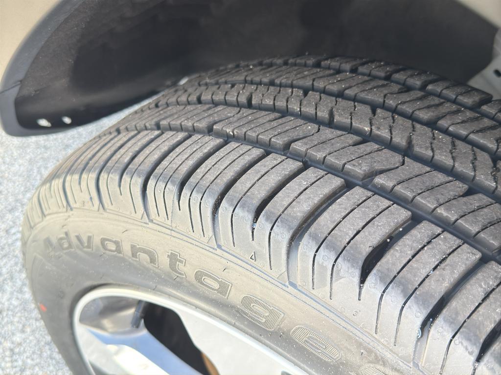 used 2022 Jeep Grand Cherokee car, priced at $31,495