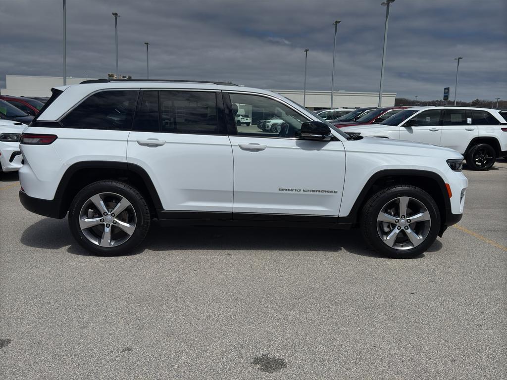 used 2022 Jeep Grand Cherokee car, priced at $31,495
