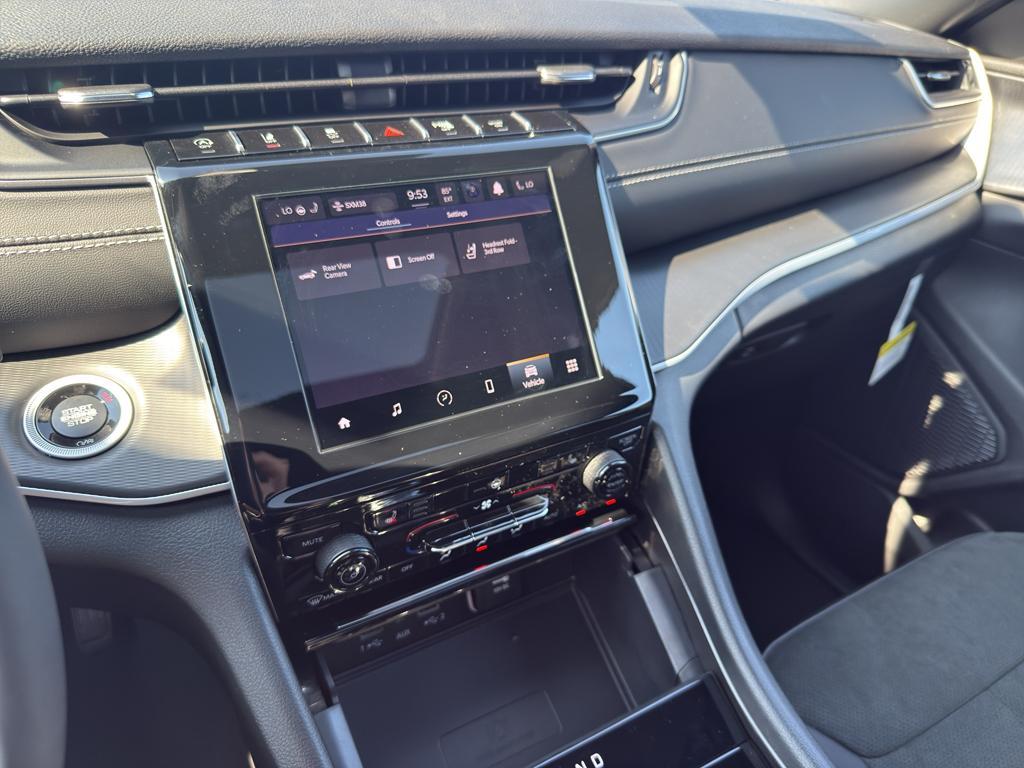 new 2025 Jeep Grand Cherokee L car, priced at $48,418