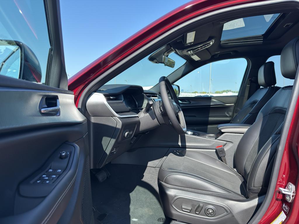 new 2025 Jeep Grand Cherokee L car, priced at $48,418