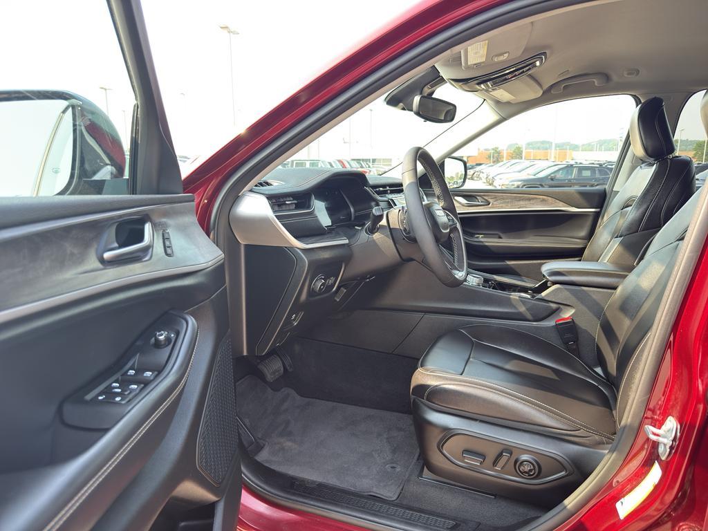 used 2023 Jeep Grand Cherokee car, priced at $31,495