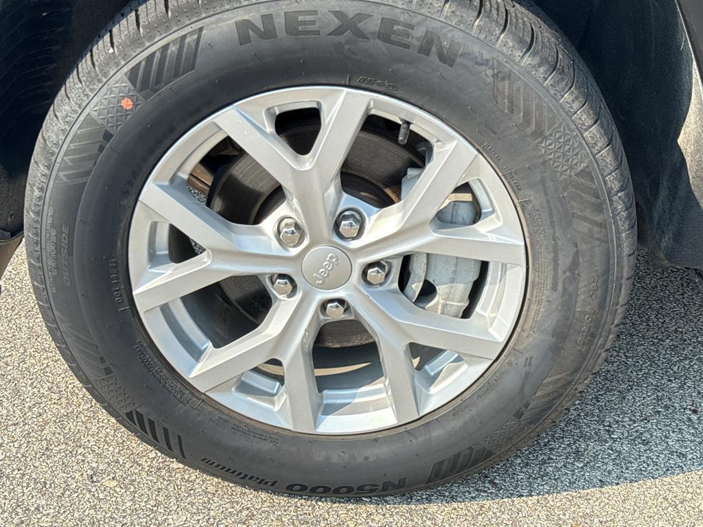 used 2023 Jeep Grand Cherokee car, priced at $31,495