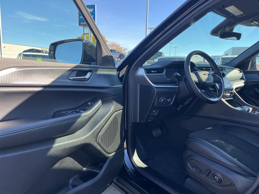 new 2025 Jeep Grand Cherokee L car, priced at $46,999