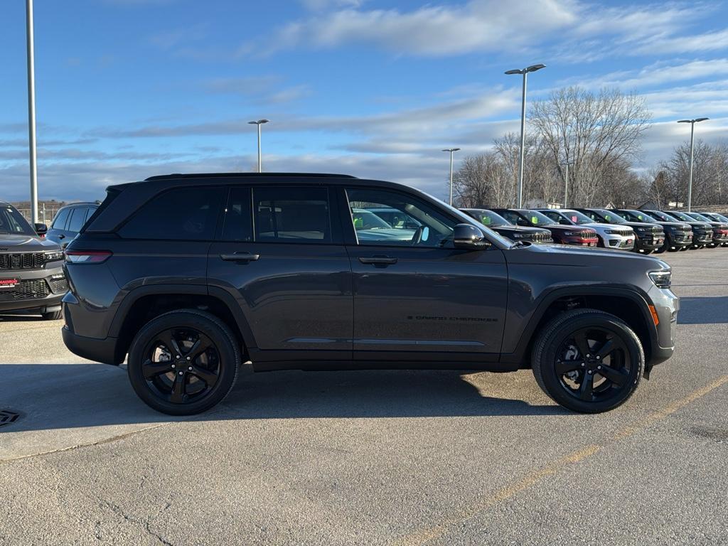 new 2025 Jeep Grand Cherokee car, priced at $46,759