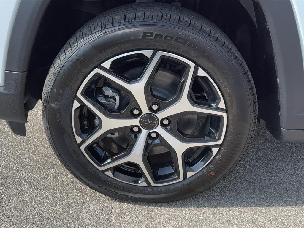 new 2025 Jeep Compass car, priced at $33,499
