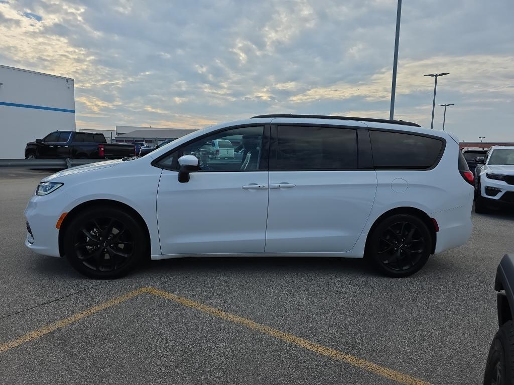 used 2023 Chrysler Pacifica car, priced at $33,695