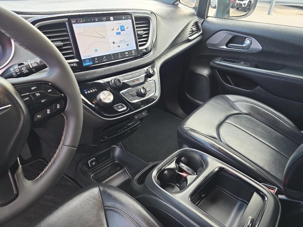 used 2023 Chrysler Pacifica car, priced at $33,695