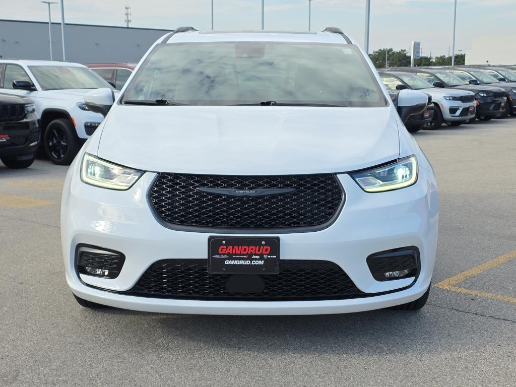 used 2023 Chrysler Pacifica car, priced at $33,695