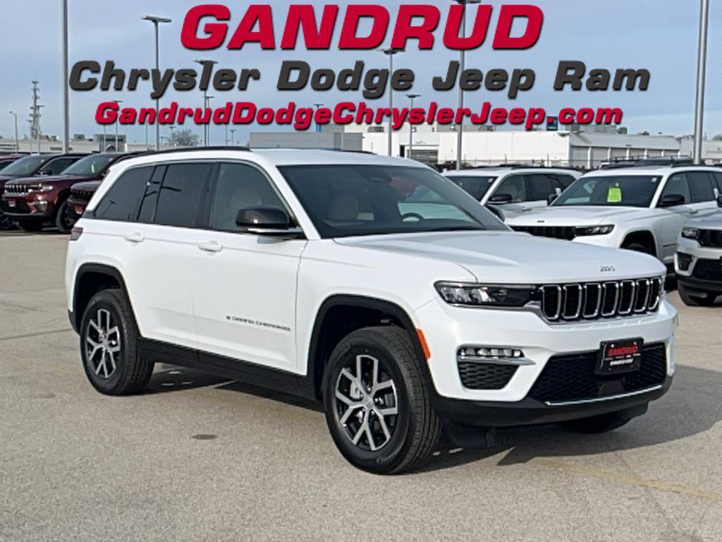 new 2025 Jeep Grand Cherokee car, priced at $46,902