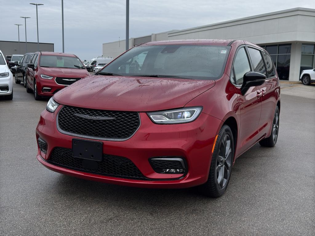 new 2026 Chrysler Pacifica car, priced at $46,757