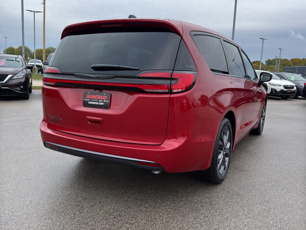 new 2026 Chrysler Pacifica car, priced at $46,757