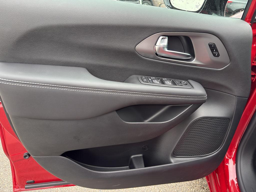 new 2026 Chrysler Pacifica car, priced at $46,757