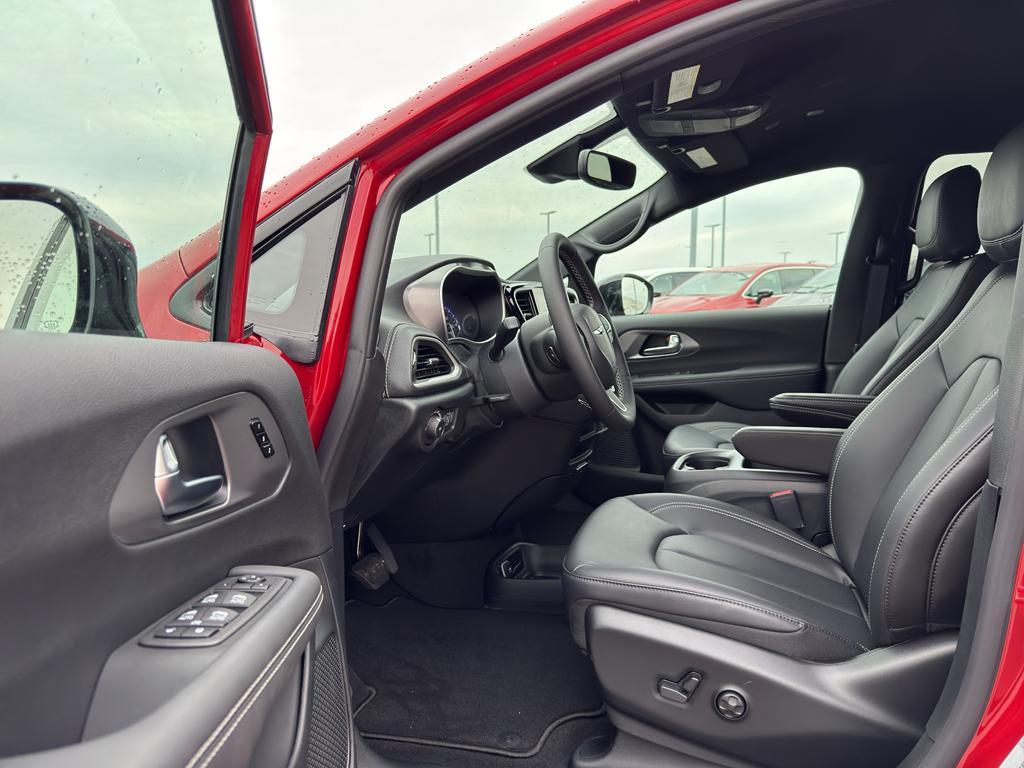 new 2026 Chrysler Pacifica car, priced at $46,757