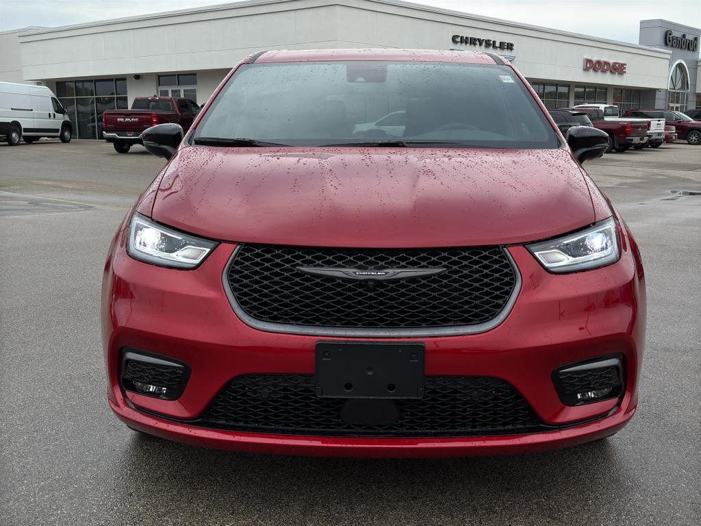 new 2026 Chrysler Pacifica car, priced at $46,757