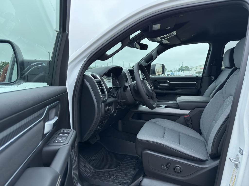 new 2025 Ram 1500 car, priced at $61,822