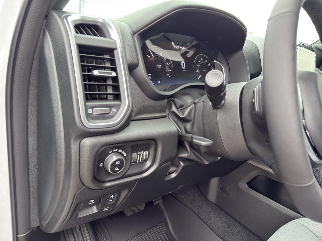 new 2025 Ram 1500 car, priced at $61,822