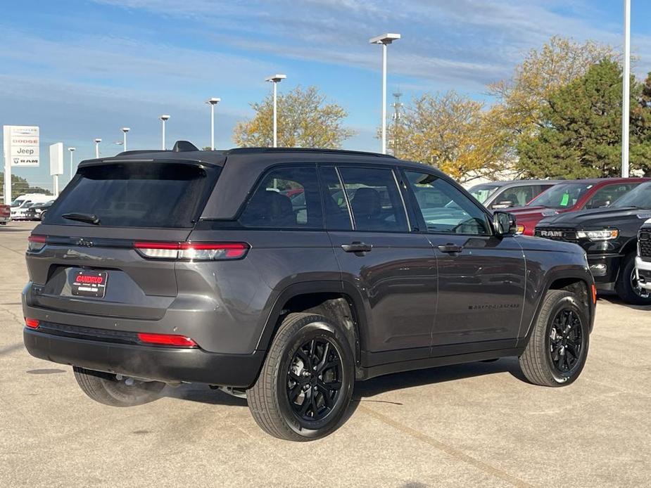 new 2025 Jeep Grand Cherokee car, priced at $45,999