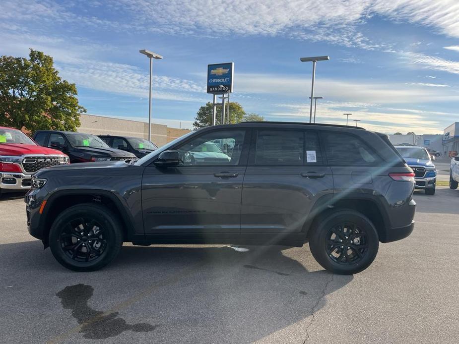 new 2025 Jeep Grand Cherokee car, priced at $45,999