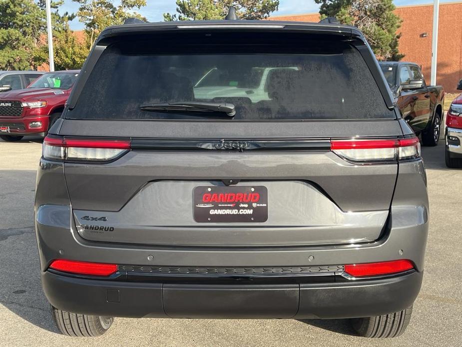 new 2025 Jeep Grand Cherokee car, priced at $45,999