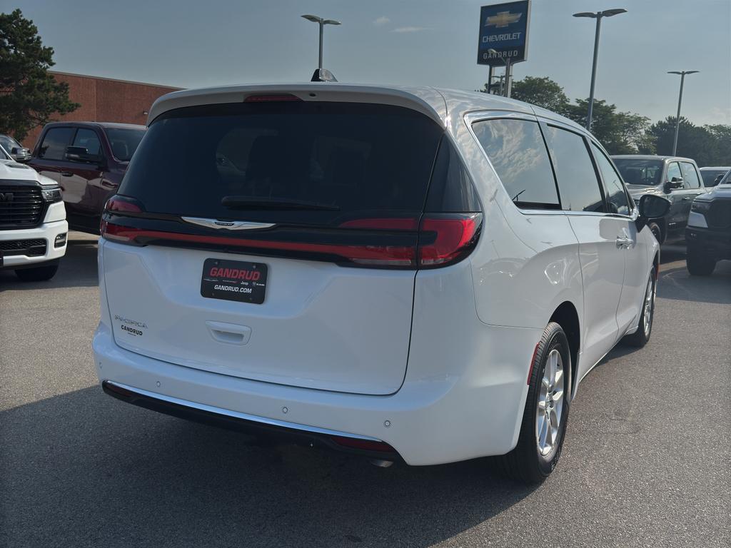 new 2025 Chrysler Pacifica car, priced at $43,574