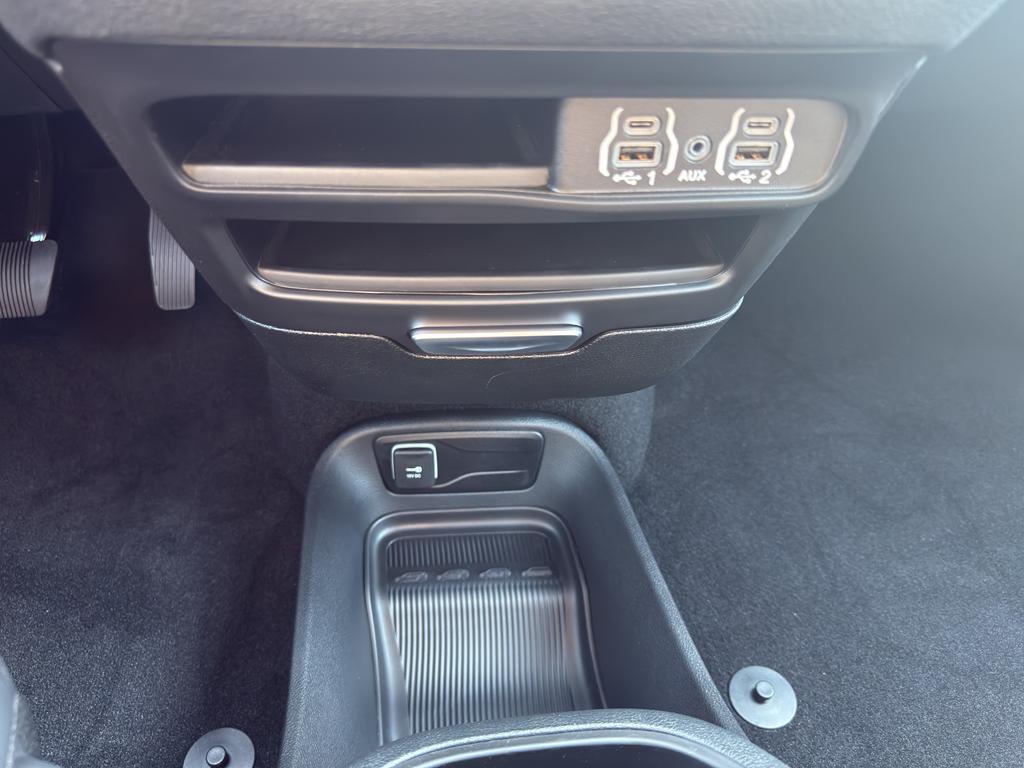 new 2025 Chrysler Pacifica car, priced at $43,574