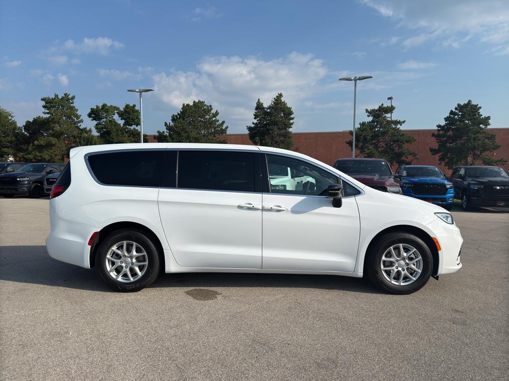 new 2025 Chrysler Pacifica car, priced at $43,574