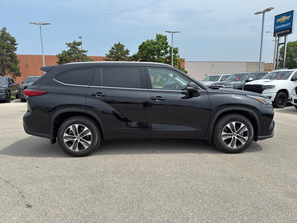 used 2021 Toyota Highlander car, priced at $35,295