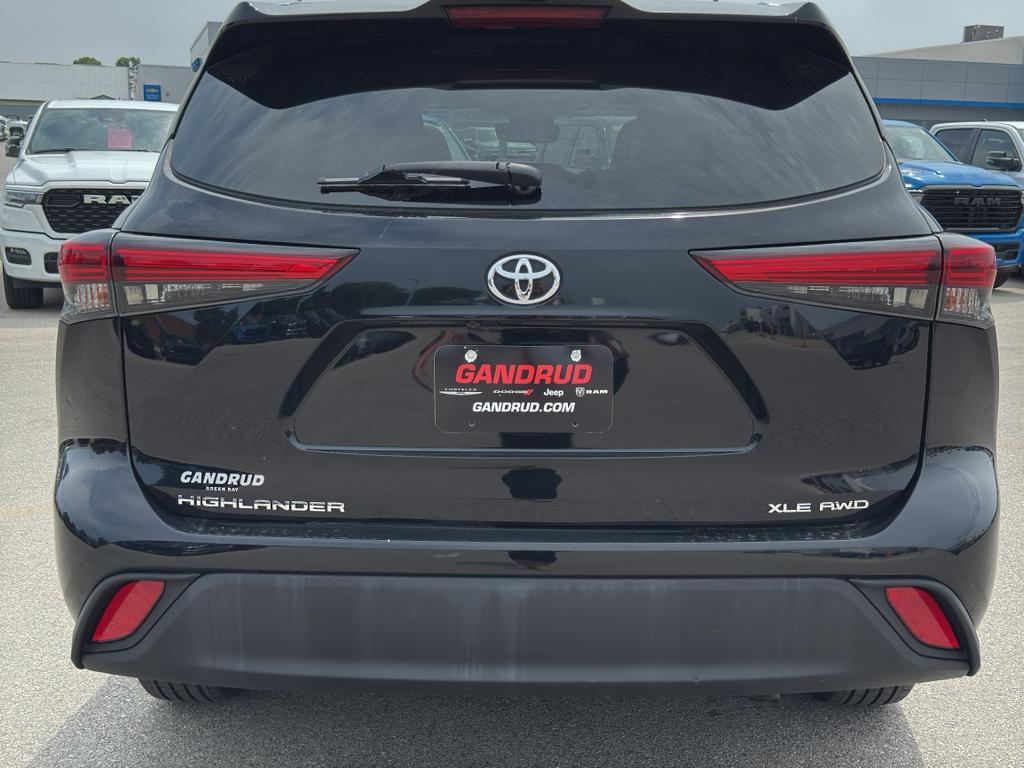 used 2021 Toyota Highlander car, priced at $35,295
