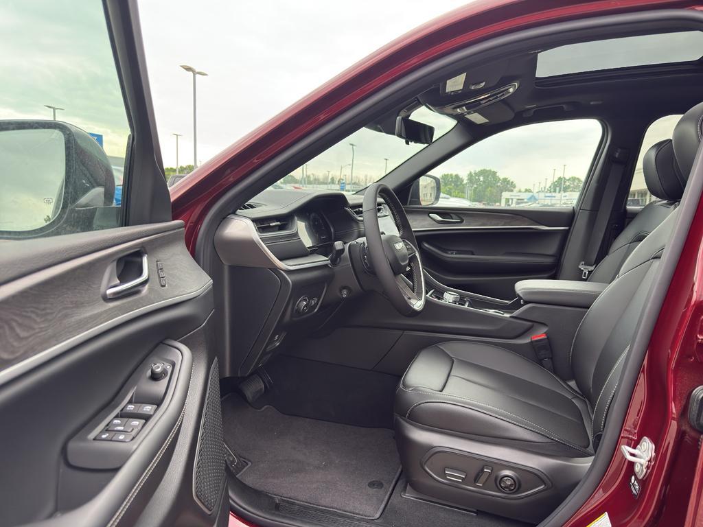 new 2025 Jeep Grand Cherokee L car, priced at $58,757