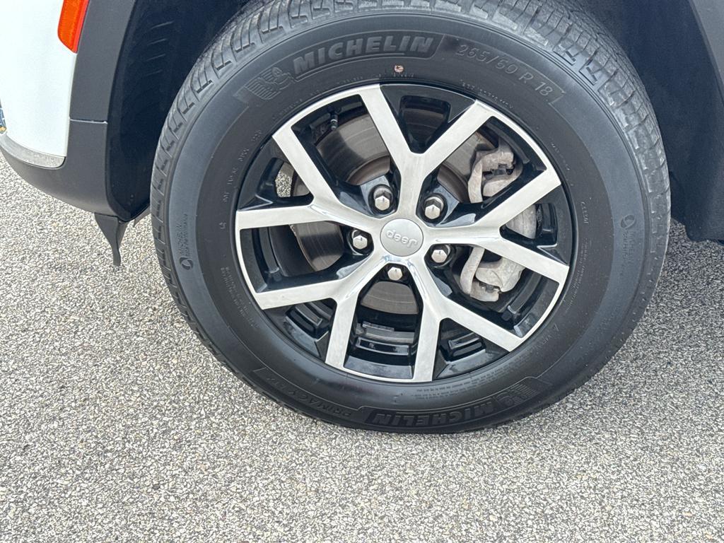 used 2024 Jeep Grand Cherokee L car, priced at $38,795
