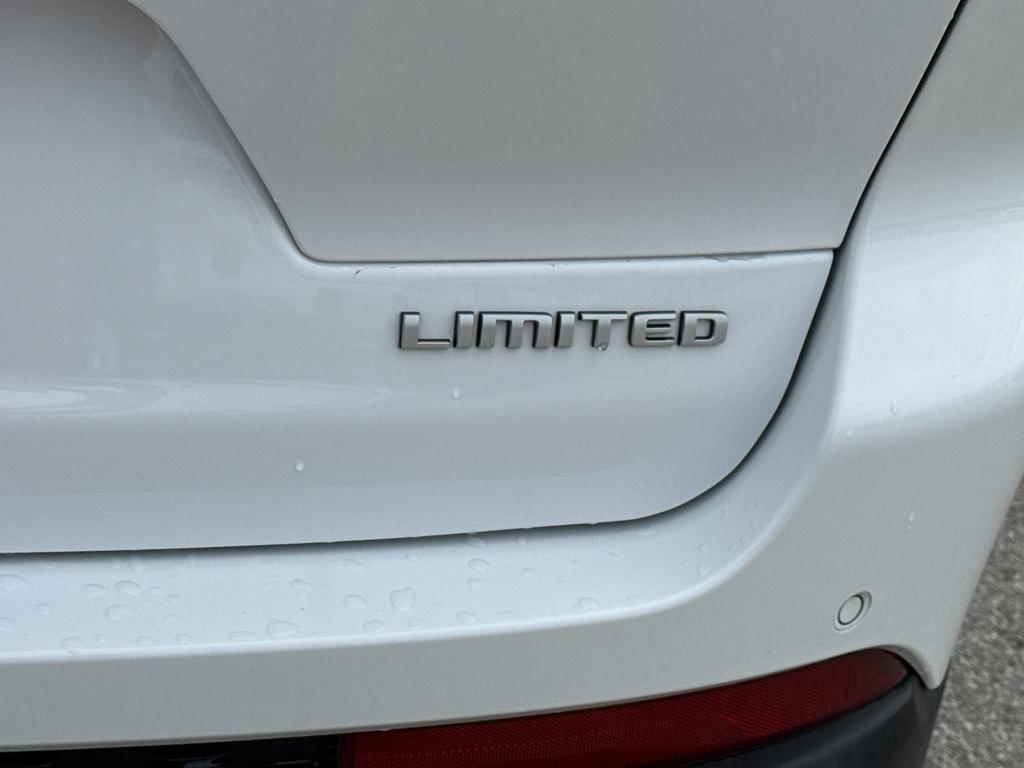 used 2024 Jeep Grand Cherokee L car, priced at $38,795