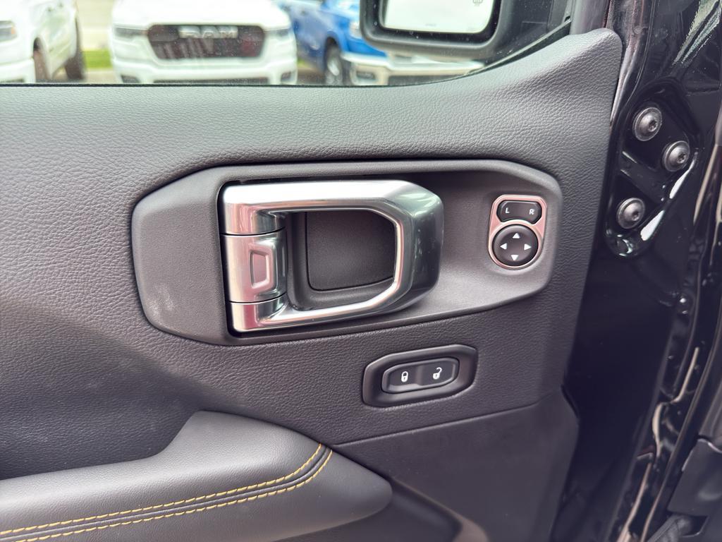 new 2025 Jeep Wrangler car, priced at $61,278