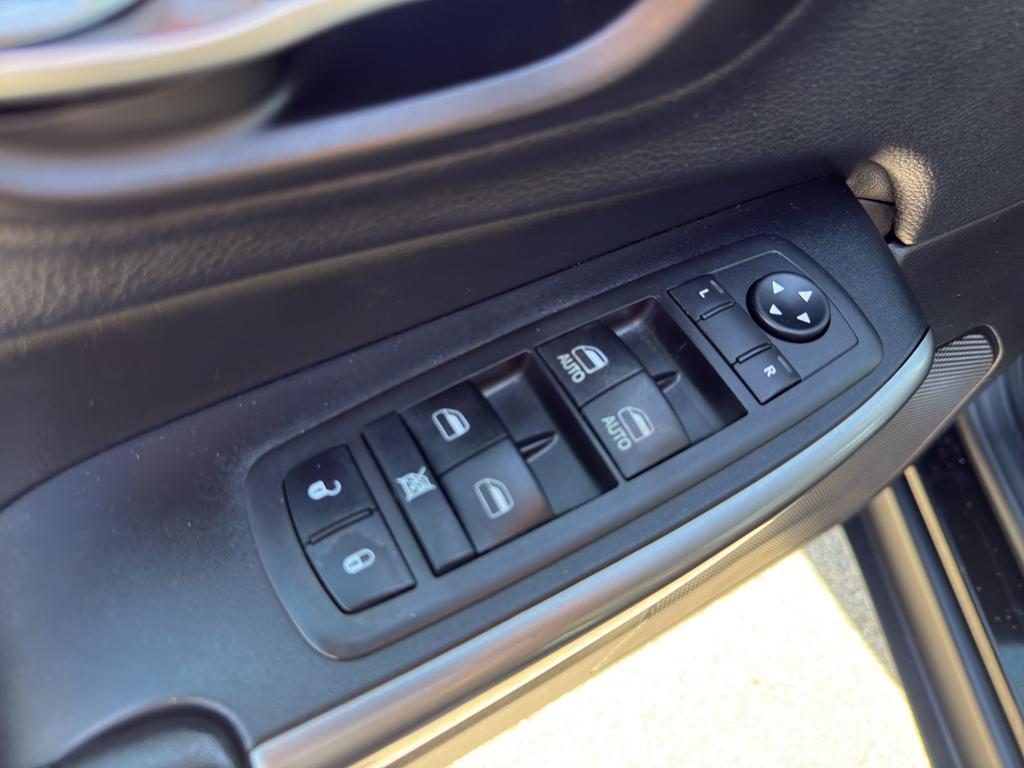 used 2020 Jeep Cherokee car, priced at $15,995