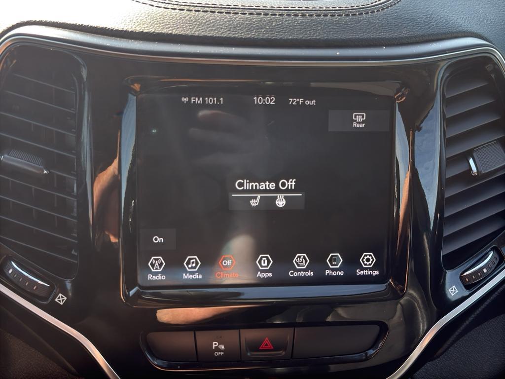 used 2020 Jeep Cherokee car, priced at $15,995