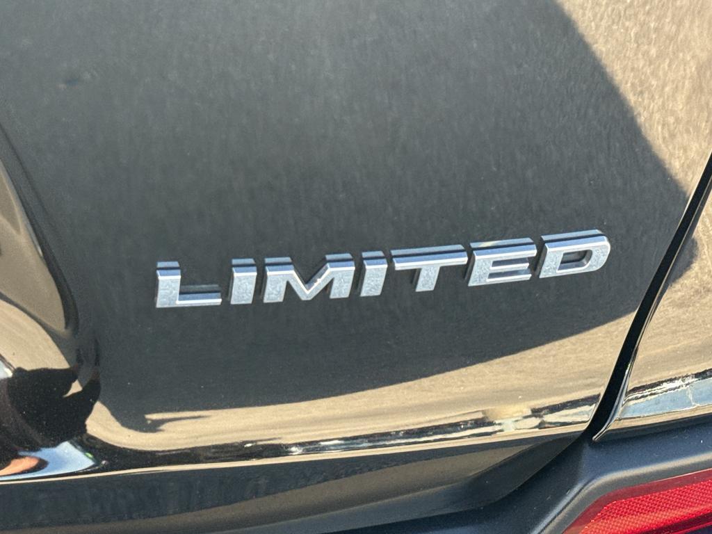 used 2020 Jeep Cherokee car, priced at $15,995